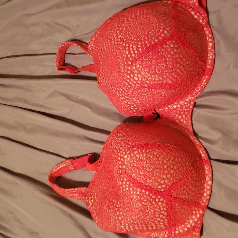 Red lace 42G bra